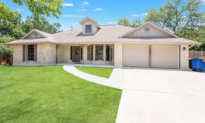 Blossoms Park House | 12 Mins to airport