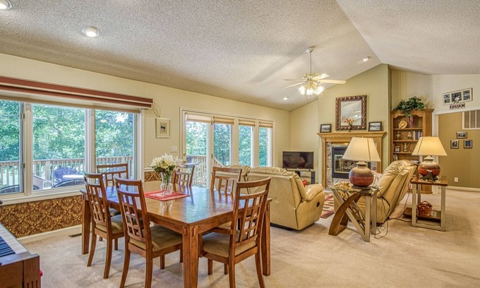 Hot Springs Village House | 13 Navegar Circle- A beautiful Home on the 4th fairway of Magellan Golf Course