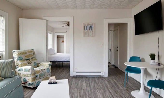 Old Southeast House | 136 - Unit 1 - A Bucket Full Of Memories