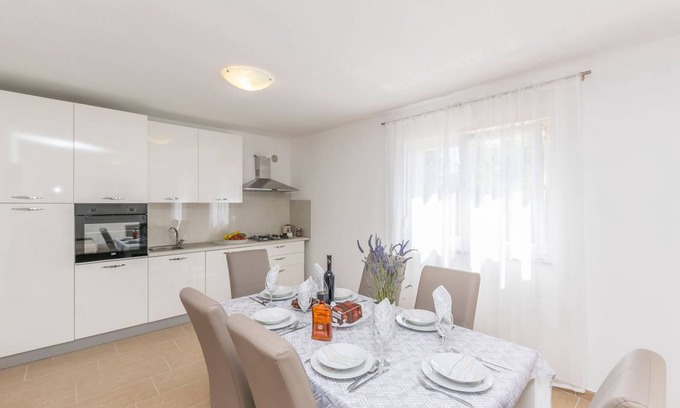 Zemunik Donji House | 140 m² House ∙ 3 bedrooms ∙ 8 guests