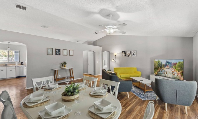 Indian Ridge House | 15 Mins to Disney Community Pool Renovated