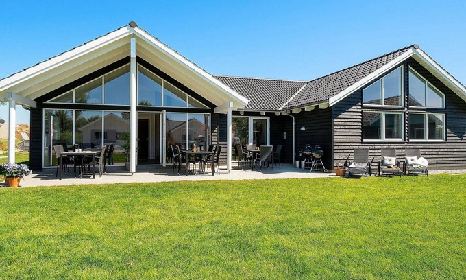 Olpenitz House | 16 person holiday home in Hasselberg