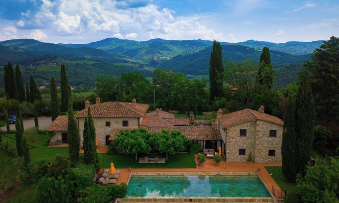 Vertine House | 16th-Century Chianti Farmhouse by Cuvee | Vineyard & Pool