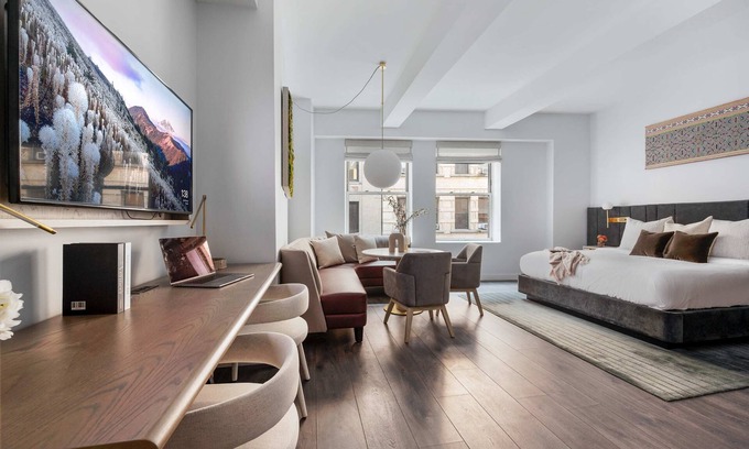 Financial District Apartment | 17john: Premier King Studio Apartment