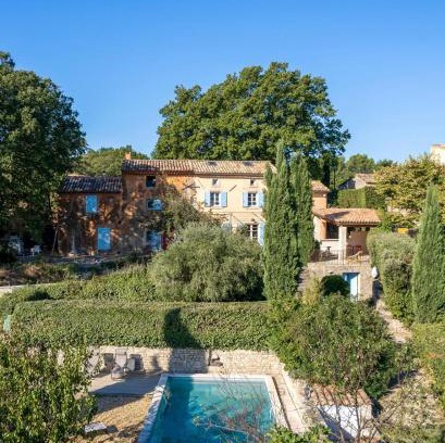 Goult House | 18th-century sheepfold surrounded by vineyards