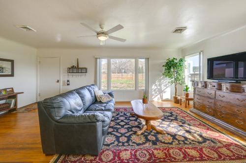 Woodlake House | 19 Mi to Sequoia Natl Park Mtn-View Woodlake Gem