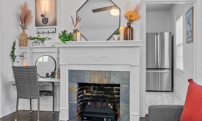 Wilmington Cottage | 1903 TinyTwins #1nnRomance at: 1903 Twin Cottages close to everything.
