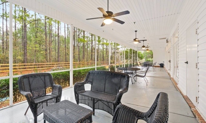 Grand Bay Apartment | 1B Aprtment at Oak + Fountain #1
