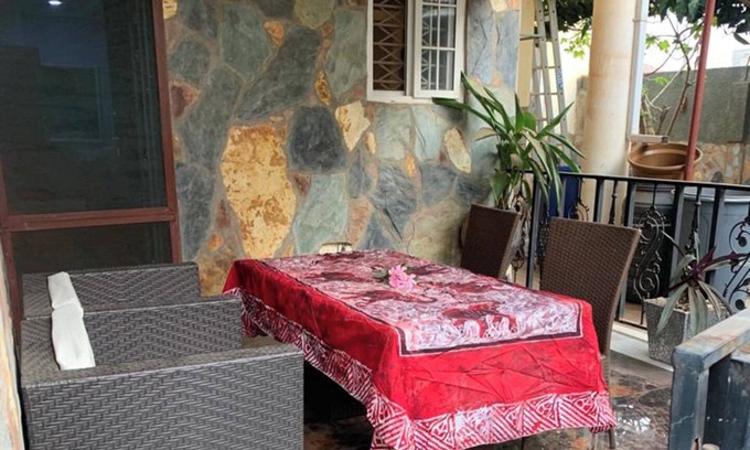 Tema Apartment | 1Bed Apartment - Parking, Wifi, Balcony, Bbq