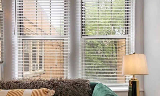 Ravenswood Apartment | 1BR Deluxe Apt with Complete Amenities