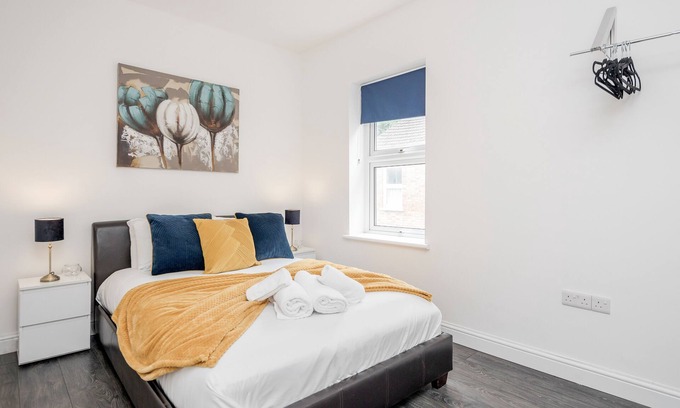 Bedford Apartment | 1BR Victorian House near Bedford City Centre