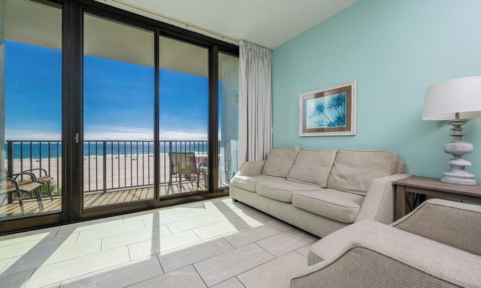Gulf Shores Condo | 1st FLOOR! Hotel Suite on the BEACH! Phoenix HOTEL! Full Kitchen!