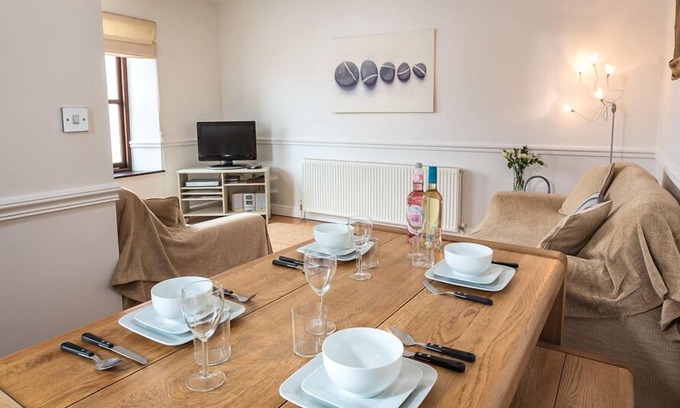 Hope-Cove Cottage | 2 ARMADA HOUSE, pet friendly, country holiday cottage in Hope Cove