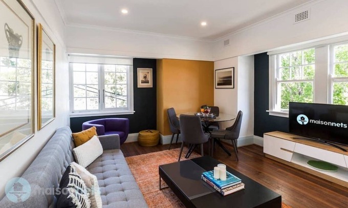 Woollahra Apartment | 2 Bdrm Art Deco Apt, Stroll To Bondi Junction