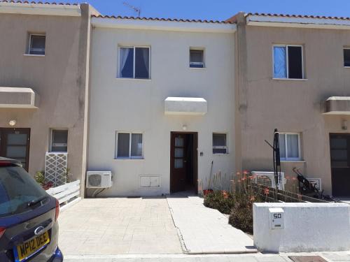 Mandria House | 2-Bed House Sleeps 6 -Pool -Free Parking -Netflix