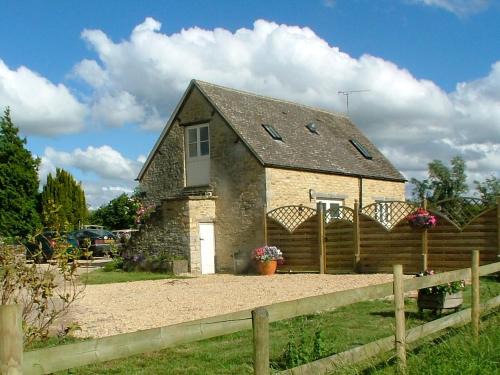 Cirencester House | 2 Bed in Cirencester CC094