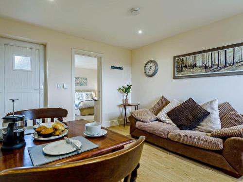 Skendleby House | 2 Bed in Skendleby 91141