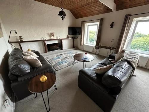 Llanelli Apartment | 2 Bed-Sleeps 4-Sea View-Pet Friendly-Parking