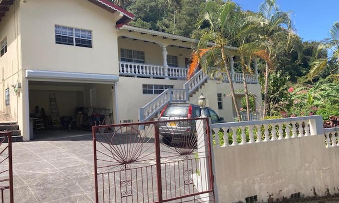 Grand Roy Apartment | 2 Bed Villa - Sleeps 4 - Sea View & 10min to Beach