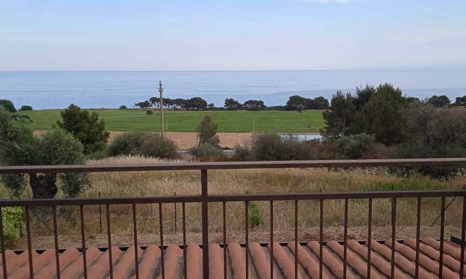 Amendolara Villa | 2 Bed Villa - Sleeps 4 - Pets - Garden - Parking