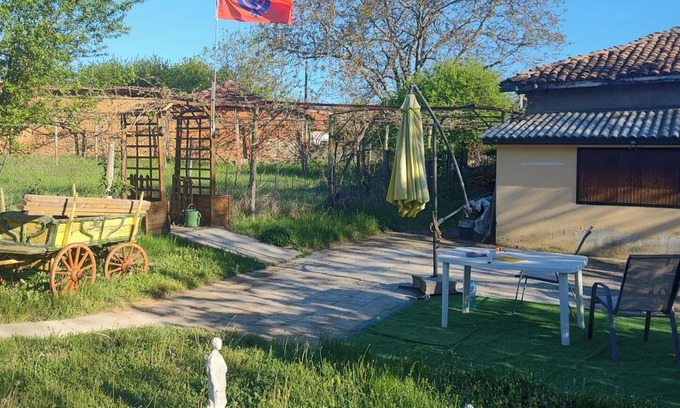 Stambolovo Apartment | 2 Bed Villa - Sleeps 7 - Private Garden - Parking