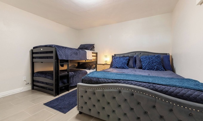 El Paso Apartment | 2-Bedroom-5 Points Central apartment only a couple blocks from restaurants