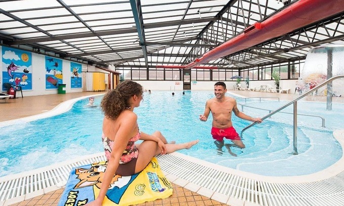 Burnham-on-Sea Ski Chalet | 2 bedroom accommodation in Burnham-on-Sea