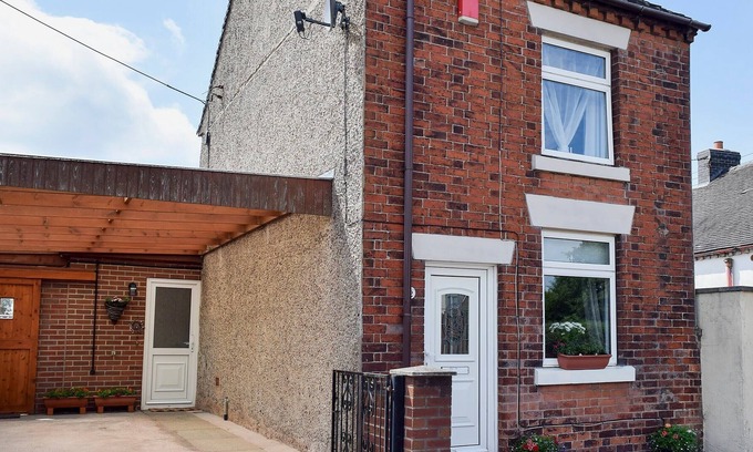 Kingsley Holt Cottage | 2 bedroom accommodation in Kingsley Holt, near Cheadle