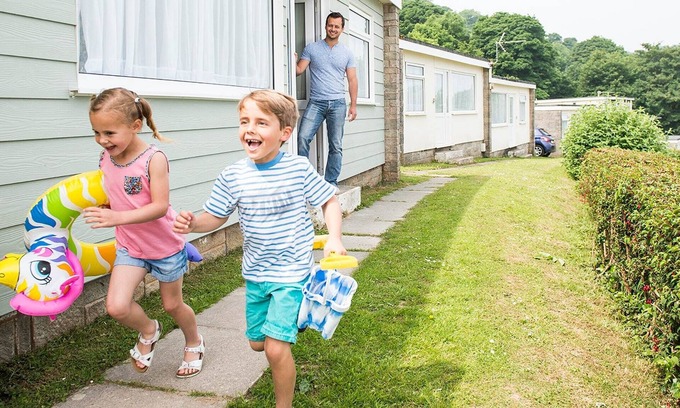 Berrynarbor Ski Chalet | 2 bedroom accommodation in Combe Martin