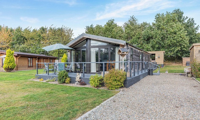 Welsh Frankton Ski Chalet | 2 bedroom accommodation in Ellesmere