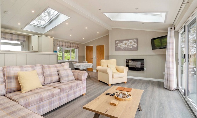Aubourn Ski Chalet | 2 bedroom accommodation in Swinethorpe, Nr Lincoln