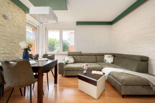 Krzyki Apartment | 2-Bedroom Air-Conditioned Apartment with Balcony in Wroclaw by Noclegi Renters