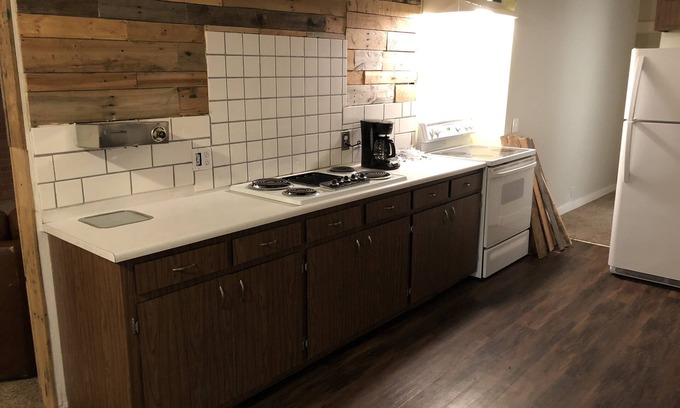 Quincy Condo | 2 Bedroom Condo above Local Gym- Close to Gorge!
