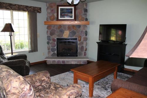 Eagle River House | 2 bedroom condo at Wild Eagle Lodge, #133