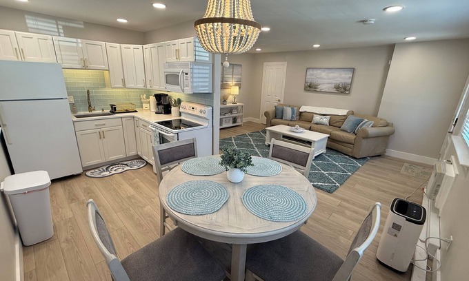 Anglesea Condo | 2-bedroom condo in serene North Wildwood with WiFi, AC