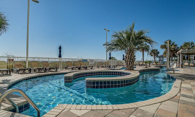 Cherry Grove Beach Resort | 2 Bedroom Deluxe Oceanfront at Club Wyndham Towers on the Grove