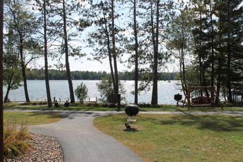 Eagle River House | 2 Bedroom Lower Duck Lake Condo