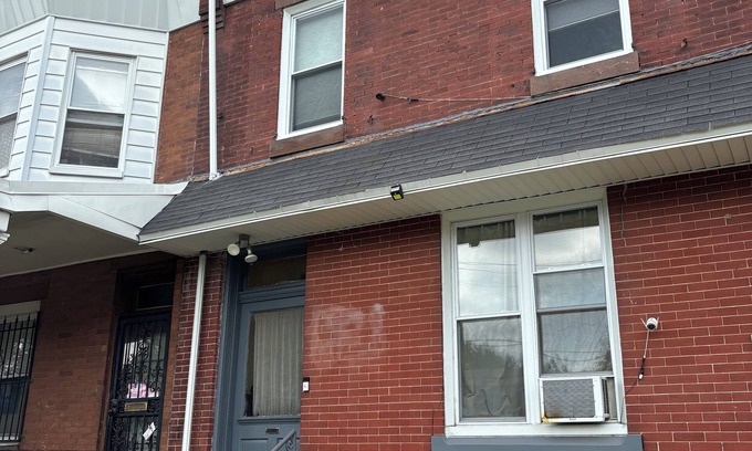 Olney-Oak Lane Apartment | 2 bedroom, Pet friendly near Einstein Hospital