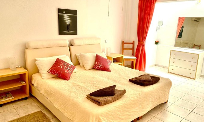 Saronida Apartment | 2 Bedroom, Sea Side Retreat Saronida