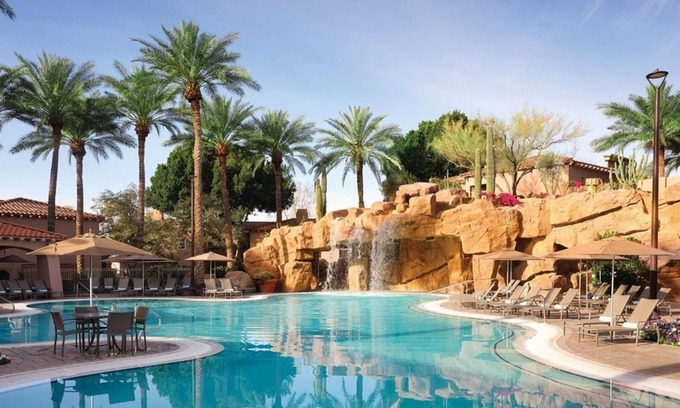 North Scottsdale Resort | 2 bedroom Sleeps 8 at the Sheraton Desert Oasis