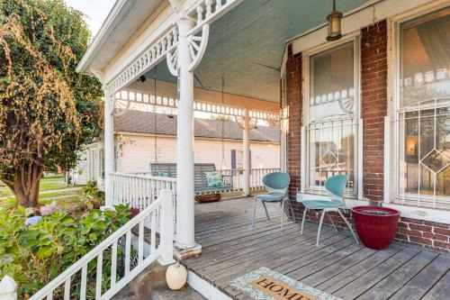 Gallipolis House | 2 Blocks to Ohio River! Historic Victorian Gem