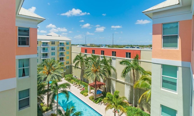 East Ocean Ave Condo | 2 BR / 2 BA Condo with Beautiful Pool, Marina