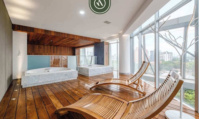 Granada Apartment | 2 BR Condo in Polanco with Pool and Gym