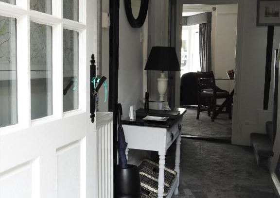 Salisbury Apartment | 2 City Centre Apartments - for larger families