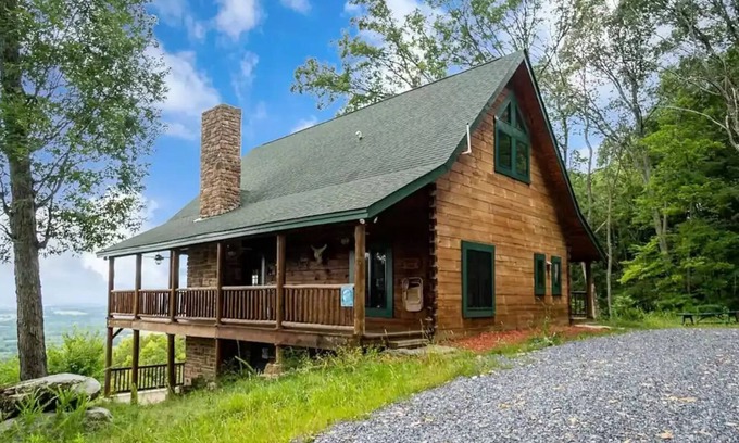 Luray Cabin | 2 Family Log Cabin ❃ A+ Vistas ❃ Sauna ❃ Starlink ❃ 15 miles to National Park
