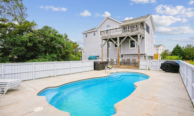 Ocean Hill House | 2 min to beach, Private Pool & Hot Tub. Ocean Hill