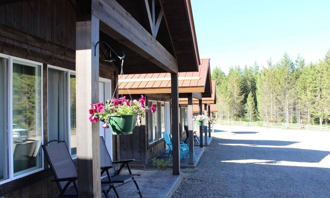 Island Park Ski Chalet | 2 Queen Beds, WIFI, Mini Fridge, Microwave, Full Bathroom