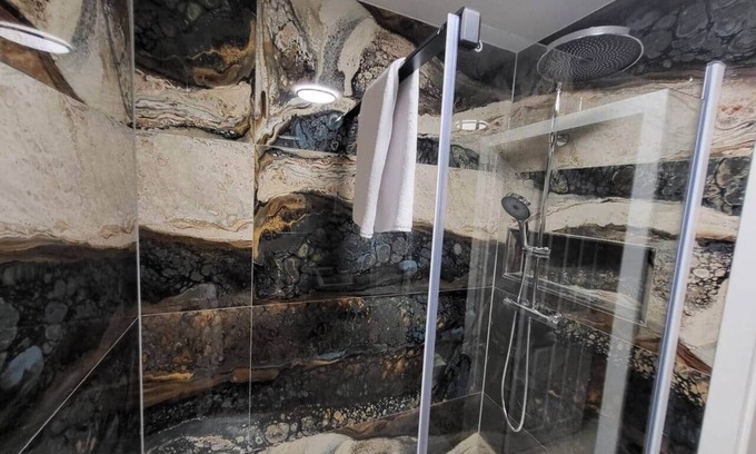 Berenbostel Apartment | 2-room apartment with balcony for families & fitters No2