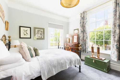 Gloucester Apartment | 2 Spa Villas Gloucester