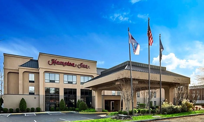 Midlothian Hotel | 2-Star Hotel ∙ Hampton Inn Richmond-SW Hull Street